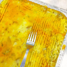 Load image into Gallery viewer, Shepherd's Pie and Gravy (Serves 6-8)